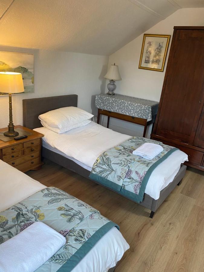 The Silverdale . Farnborough  Zewnętrze zdjęcie