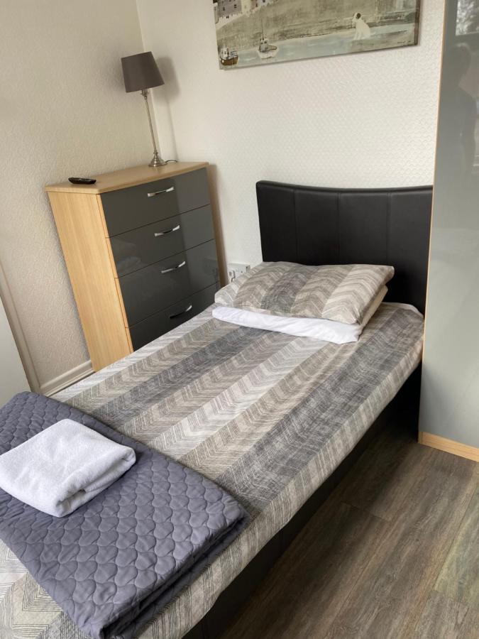 The Silverdale . Farnborough  Zewnętrze zdjęcie